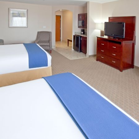 Holiday Inn Express & Suites College Station By Ihg Стая снимка