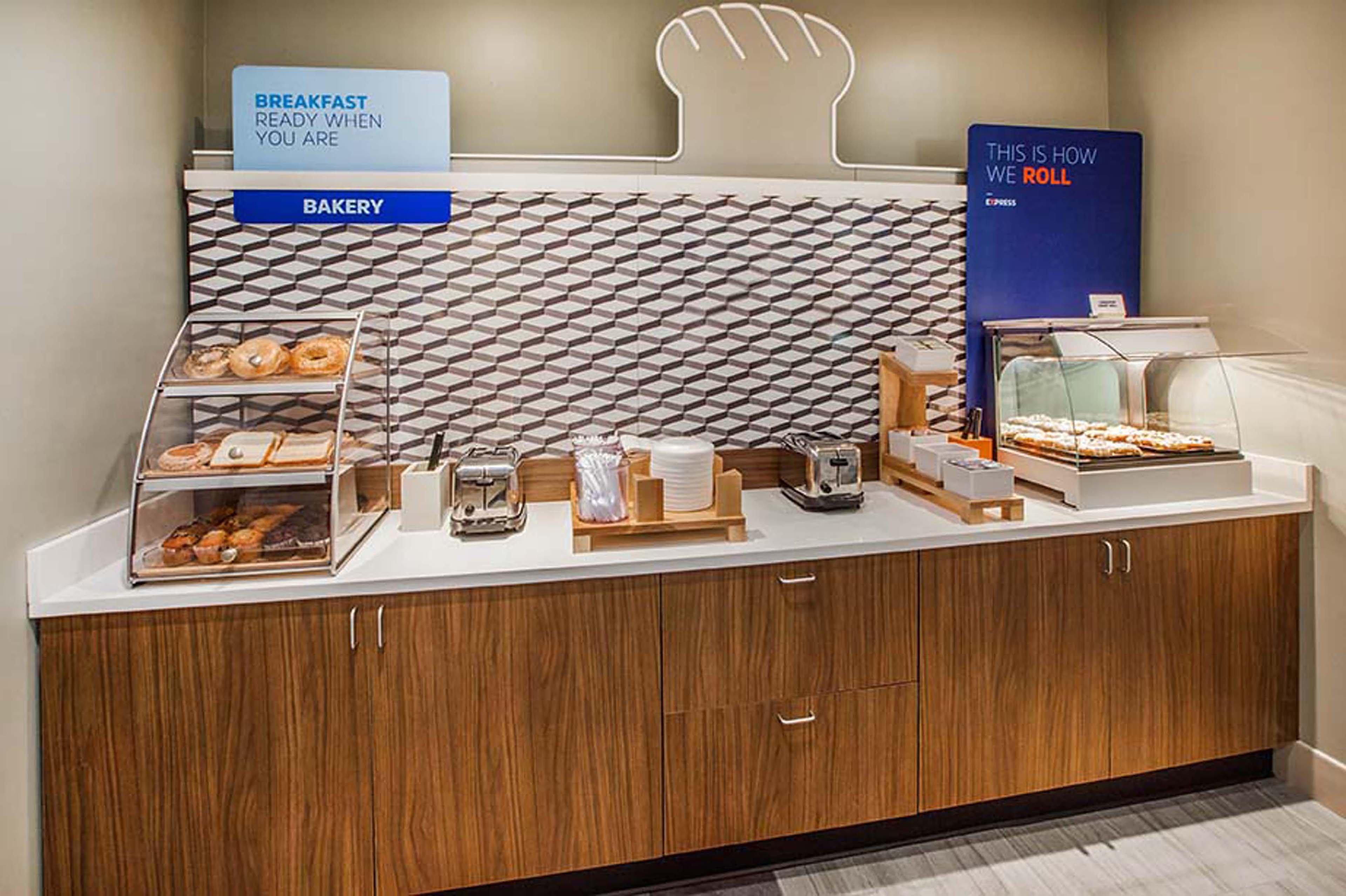 Holiday Inn Express & Suites College Station By Ihg Екстериор снимка