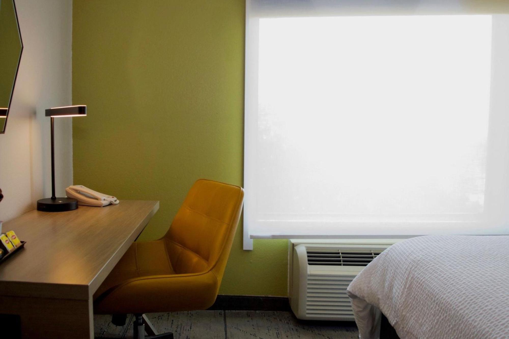 Holiday Inn Express & Suites College Station By Ihg Екстериор снимка