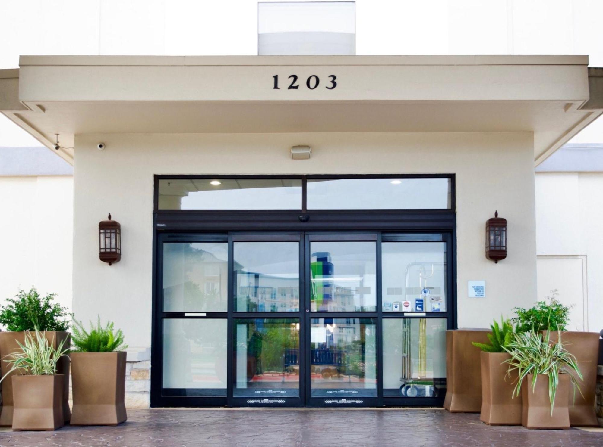 Holiday Inn Express & Suites College Station By Ihg Екстериор снимка
